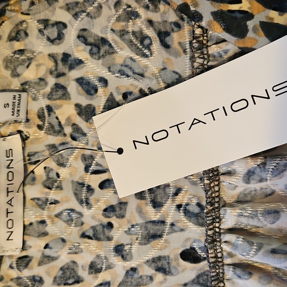 👚NOTATIONS ABSTRACT PRINT BLOUSE - Picture 2 of 9
